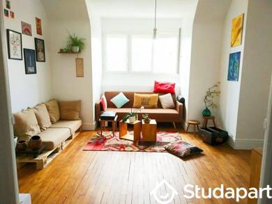 Appartement à louer 420 € 1 pièce 3 chambres 12 m² 3ème étage Jules Guesde Troyes 10000