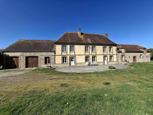 Maison à vendre 450 000 € 17 pièces 8 chambres 282 m² 38 081 m² de terrain Beaulieu 61190