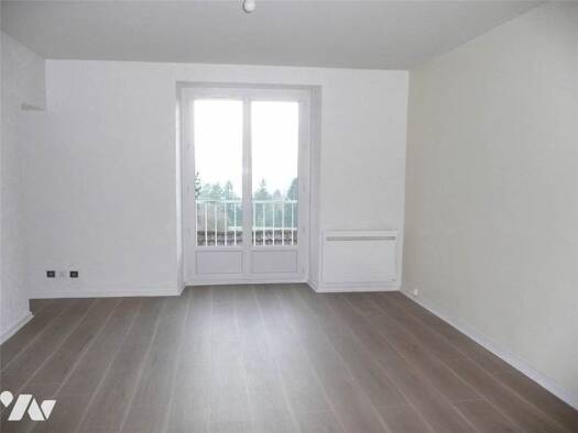 Appartement à louer 560 € 2 pièces 1 chambre 65,6 m² 1er étage Dole 39100