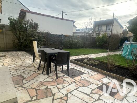 Maison de plain-pied à vendre 443 000 € 5 pièces 3 chambres 125 m² 340 m² de terrain Mairie Sainte-Geneviève-des-Bois 91700