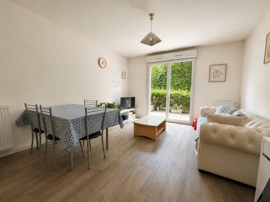 Appartement à vendre 227 500 € 3 pièces 2 chambres 64,25 m² RDC Phalempin 59133