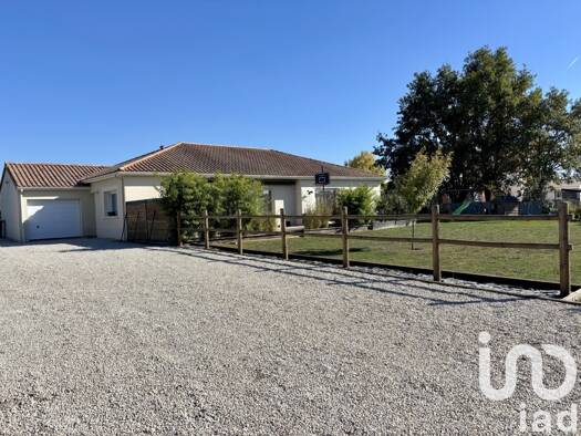 Maison de plain-pied à vendre 235 000 € 6 pièces 4 chambres 150 m² 1 789 m² de terrain Luché-Thouarsais 79330