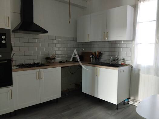 Appartement à louer 750 € 4 pièces 3 chambres 121 m² Étage 1/2 Passavant-sur-Layon 49560