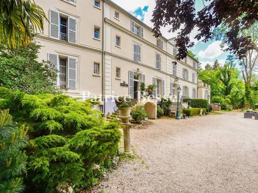 Château à vendre 2 875 000 € 5 pièces 14 chambres 1 300 m² 110 000 m² de terrain Étampes 91150