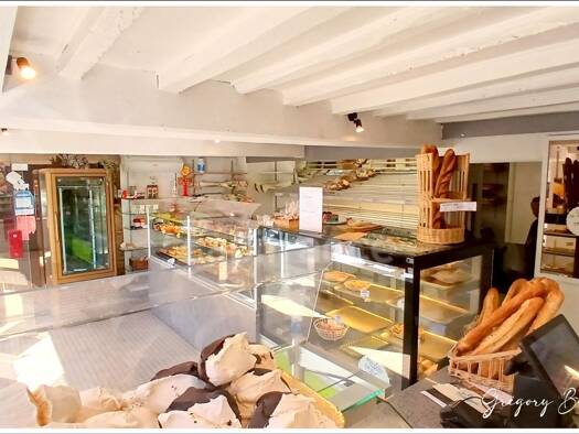 Local commercial à vendre - neuf 364 000 € 331 m² de surface de vente Fretin 59273