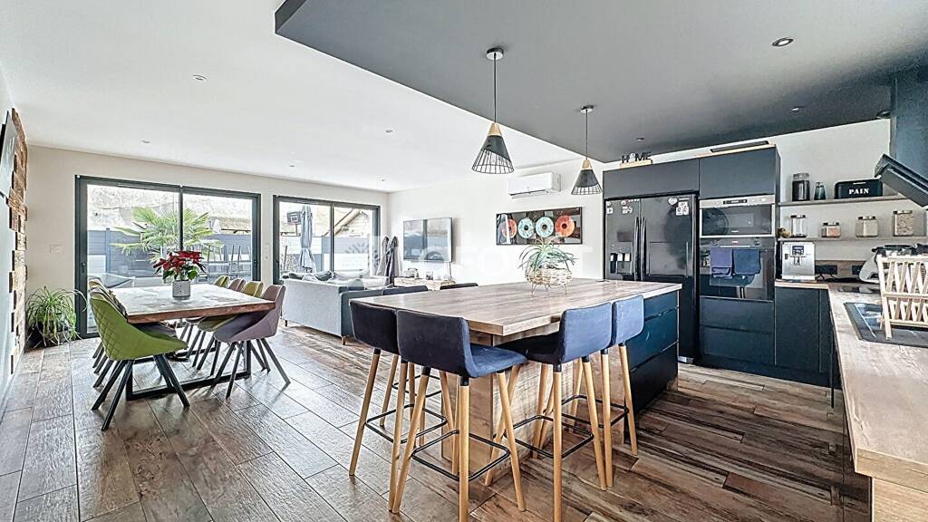 Maison de plain-pied à vendre 315 000 € 5 pièces 3 chambres 103 m² 457 m² de terrain Neuville-les-Dames 01400