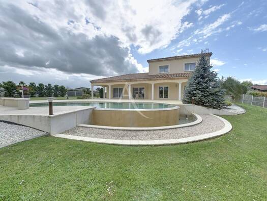 Villa à vendre 549 000 € 6 pièces 4 chambres 185 m² 2 596 m² de terrain Fonneuve Montauban 82000