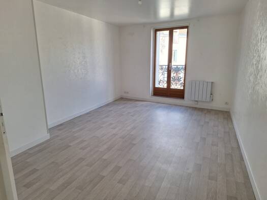 Appartement à louer 599 € 3 pièces 2 chambres 65,7 m² RDC/1 Bourgeau Romorantin-Lanthenay 41200