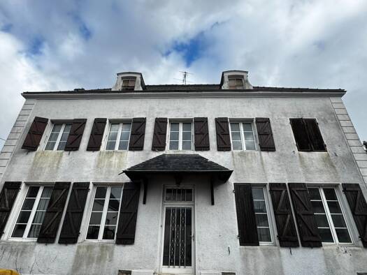 Maison à vendre 336 000 € 15 pièces 5 chambres 352 m² Saint-Léger-sur-Dheune 71510