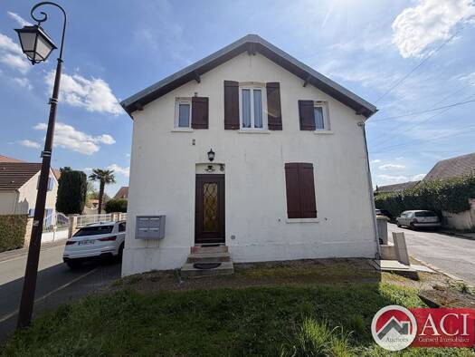 Immeuble à vendre 336 000 € 138 m² Ouest Chambly 60230