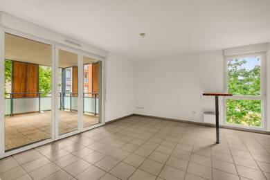 Appartement à vendre 172 800 € 3 pièces 2 chambres 59 m² Étage 1/3 Colomiers 31770