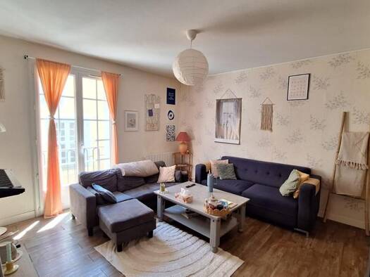 Appartement à vendre 60 400 € 3 pièces 2 chambres 73 m² 1er étage Thiviers 24800