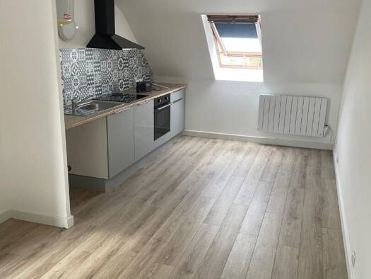 Appartement à louer 450 € 2 pièces 1 chambre 25 m² Étage 3/3 Gouëdic-Beaufeuillage Saint-Brieuc 22000