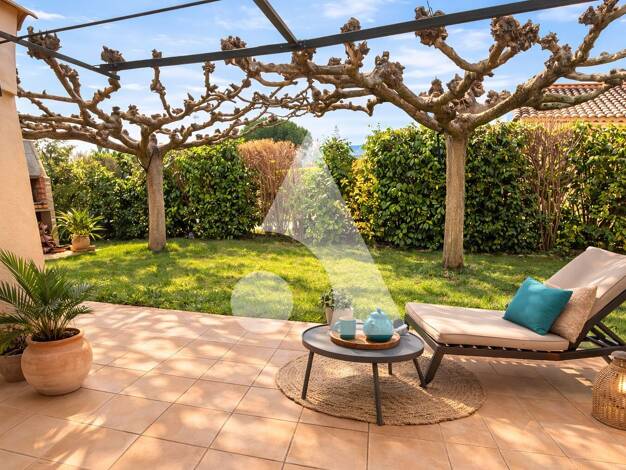 Maison de plain-pied à vendre 390 000 € 4 pièces 3 chambres 100 m² 588 m² de terrain Cadenet 84160