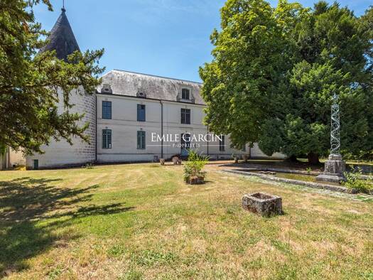 Maison à vendre 1 470 000 € 12 pièces 7 chambres 900 m² 75 000 m² de terrain Mareuil en Périgord 24340