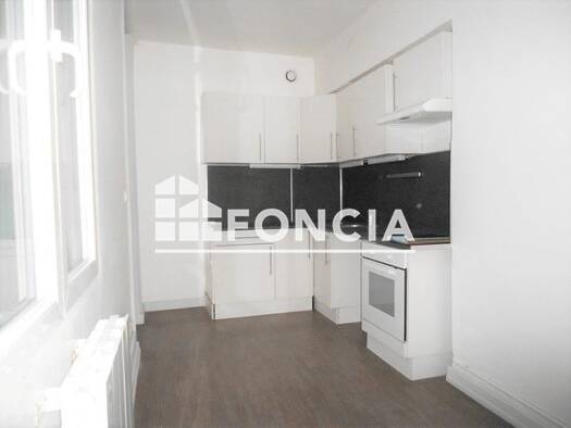 Appartement à louer 425 € 1 pièce 30,3 m² 1er étage Centre Ville-Fenet-Petit Puy Saumur 49400