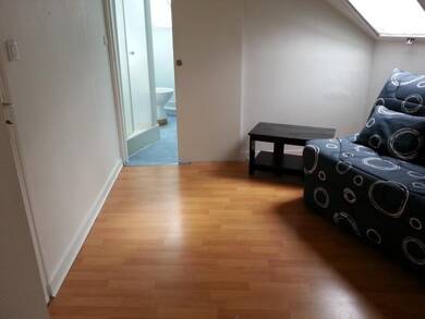 Appartement à louer 305 € 1 pièce 17 m² 3ème étage Laval 53000