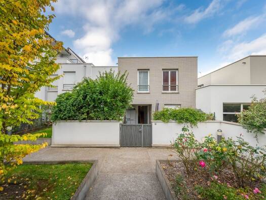 Maison à louer - Première occupation 2 200 € 4 pièces 3 chambres 93 m² 85 m² de terrain Mont Valérien Nanterre 92000