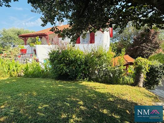 Maison à vendre 460 000 € 4 pièces 3 chambres 90 m² 810 m² de terrain Lahonce 64990