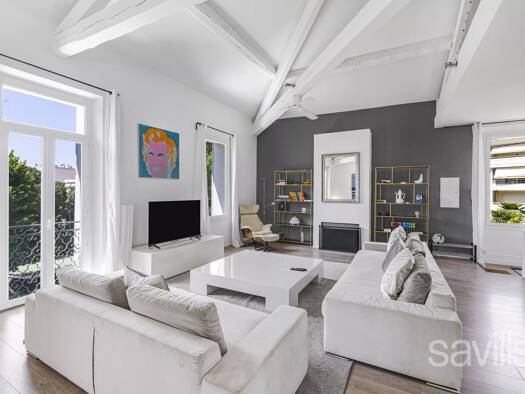 Appartement à vendre 990 000 € 4 pièces 3 chambres 140 m² 1er étage République Cannes 06400