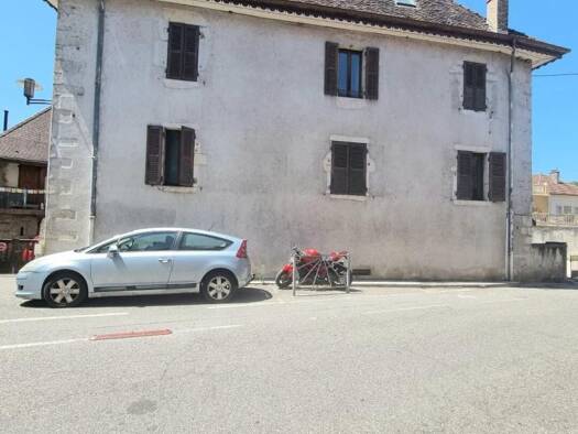 Appartement à vendre 199 000 € 4 pièces 3 chambres 89,9 m² RDC Yenne 73170