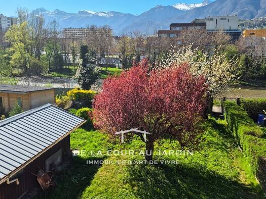 Maison à vendre 260 000 € 6 pièces 4 chambres 190,4 m² 628 m² de terrain Albertville 73200