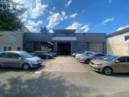 Local commercial à louer 6 000 € 840 m² de surface de vente Herriot Mâcon 71000