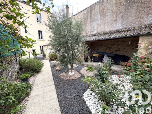 Maison de ville à vendre 225 000 € 5 pièces 4 chambres 150 m² 220 m² de terrain Le Jardin Public Parthenay 79200
