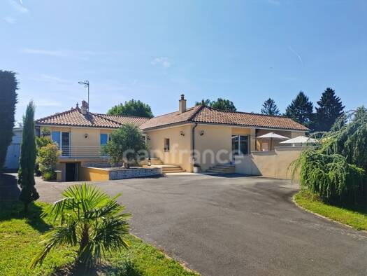 Maison à vendre 497 000 € 6 pièces 3 chambres 180 m² 2 481 m² de terrain Tournus 71700