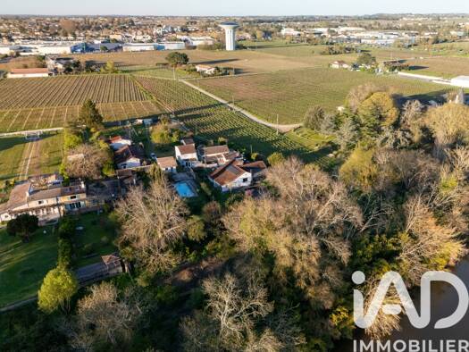 Maison de plain-pied à vendre 280 000 € 7 pièces 6 chambres 117 m² 900 m² de terrain Carre le Verdet Libourne 33500