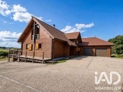 Maison de plain-pied à vendre 399 000 € 6 pièces 5 chambres 190 m² 8 829 m² de terrain Viels-Maisons 02540