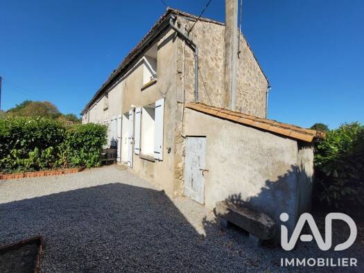 Maison à vendre 80 000 € 6 pièces 4 chambres 136 m² 1 062 m² de terrain La Peyratte 79200