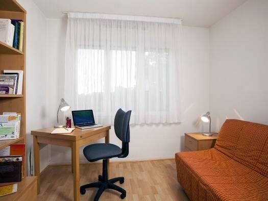 Studio à louer 1 050 € 1 pièce 19 m² disponible dès maintenant Mont Valérien Nanterre 92000