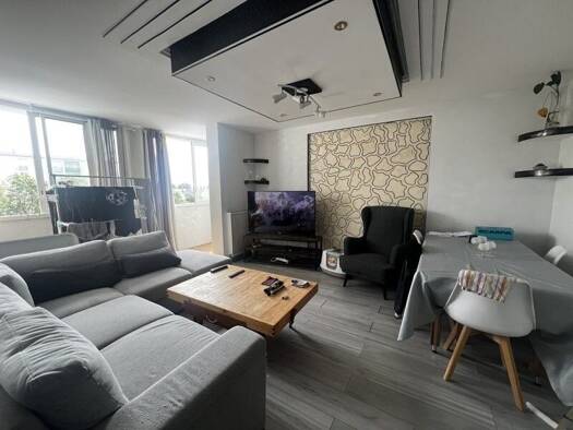 Appartement à vendre 108 600 € 4 pièces 3 chambres 81 m² Étage 2/15 Cheval Blanc St Pierre des Corps 37700