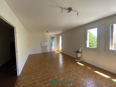 Appartement à louer 985 € 3 pièces 2 chambres 80 m² 1er étage Venissieux 69200