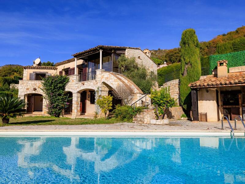 Maison à vendre, 201m², TOURRETTES SUR LOUP