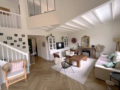 Villa à louer 3 500 € 9 pièces 5 chambres 180 m² 551 m² de terrain Sud Saint-Nom-la-Breteche 78860