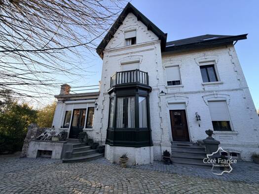 Maison à vendre 380 000 € 12 pièces 5 chambres 289 m² 1 127 m² de terrain Hautmont 59330