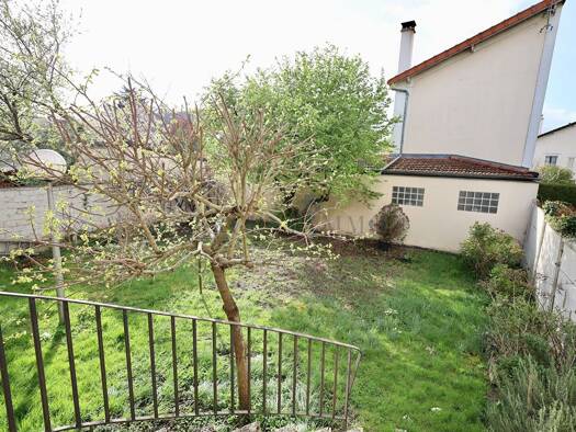 Maison à vendre 349 000 € 4 pièces 2 chambres 123 m² 329 m² de terrain Bel Air Neuilly-Plaisance 93360