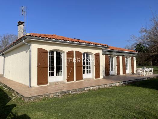 Maison de plain-pied à vendre 226 000 € 4 pièces 3 chambres 105 m² 1 130 m² de terrain Sainte-Colombe 33350