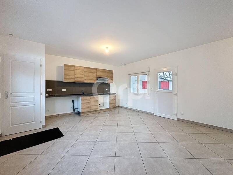 Maison à louer, 74m², BULLES