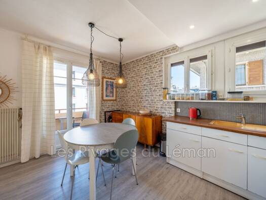 Appartement à vendre 330 000 € 1 pièce 2 chambres 2ème étage Bord du Lac Évian-les-Bains 74500