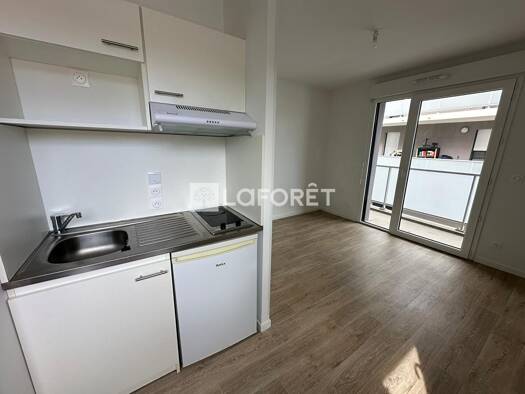 Appartement à louer 355 € 1 pièce 21 m² Étage 2/2 Saint-Jean-d'Illac 33127
