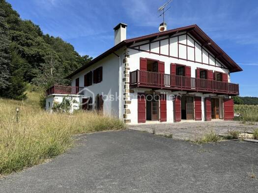 Maison à vendre 280 000 € 13 pièces 10 chambres 336 m² Orègue 64120