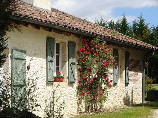 Maison de plain-pied à vendre 365 000 € 9 pièces 4 chambres 215 m² 3 495 m² de terrain Gimont 32200