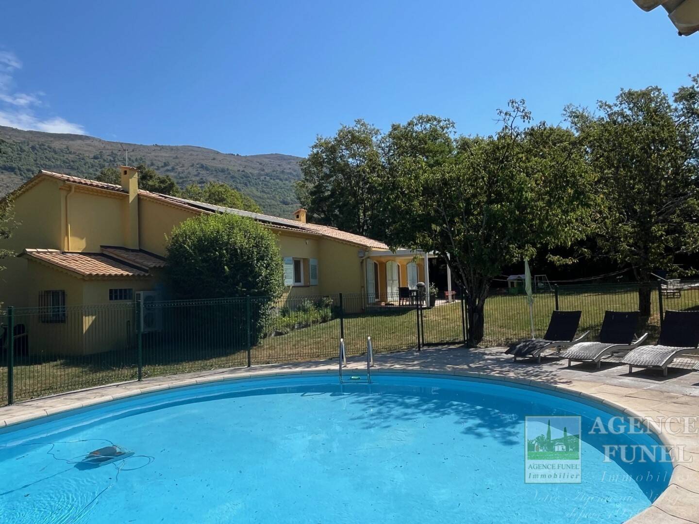 Maison à vendre, 184m², SAINT VALLIER DE THIEY