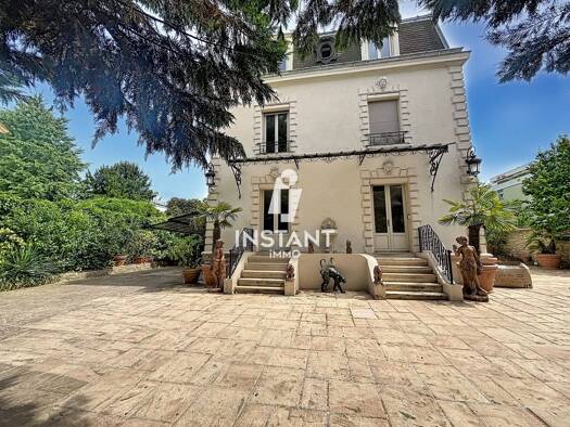 Demeure à vendre 1 768 000 € 7 pièces 5 chambres 250 m² 682 m² de terrain Les Viselets-Place Leclerc Nogent-sur-Marne 94130