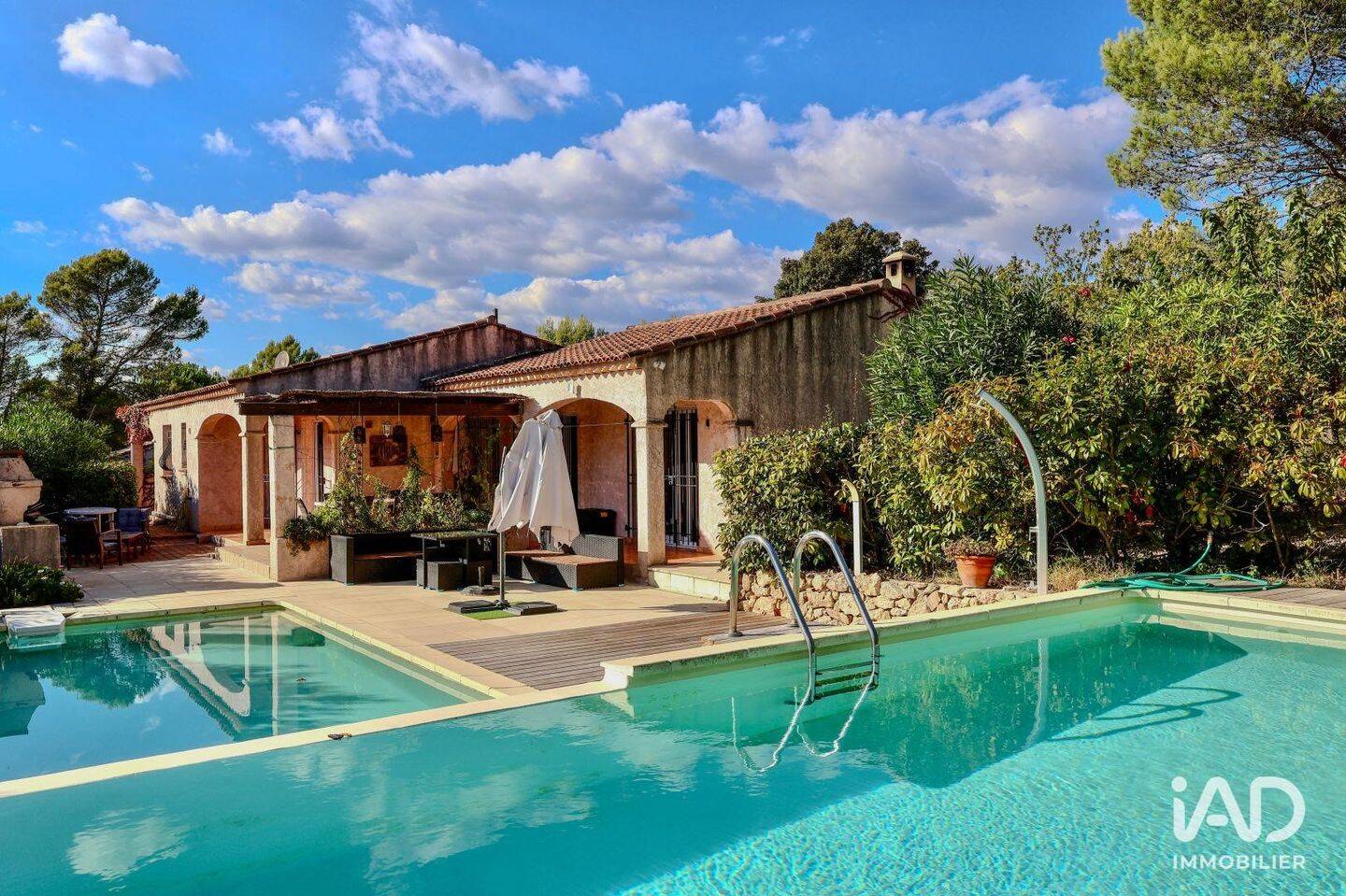Maison à vendre, 135m², BAGNOLS EN FORET