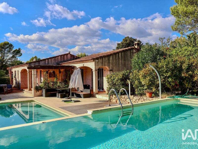 Maison à vendre, 135m², BAGNOLS EN FORET