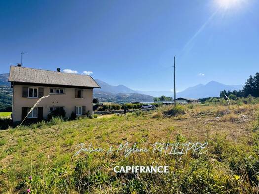 Terrain constructible viabilisé à vendre 93 900 € 674 m² de terrain Saint-Laurent-du-Cros 05500